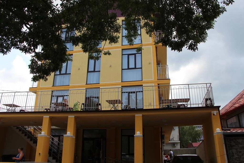 . Гостиница "РИФ" . Дивноморское