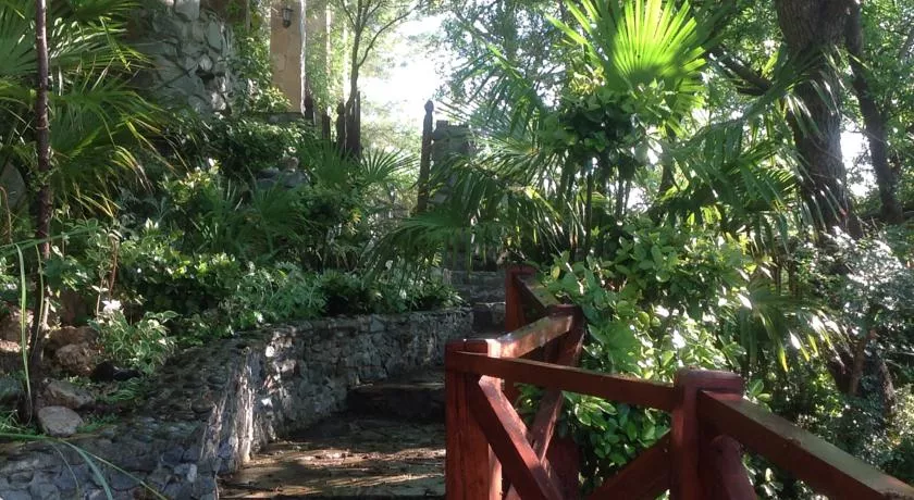 . Отель "Кучук-Ламбат". Бондаренково