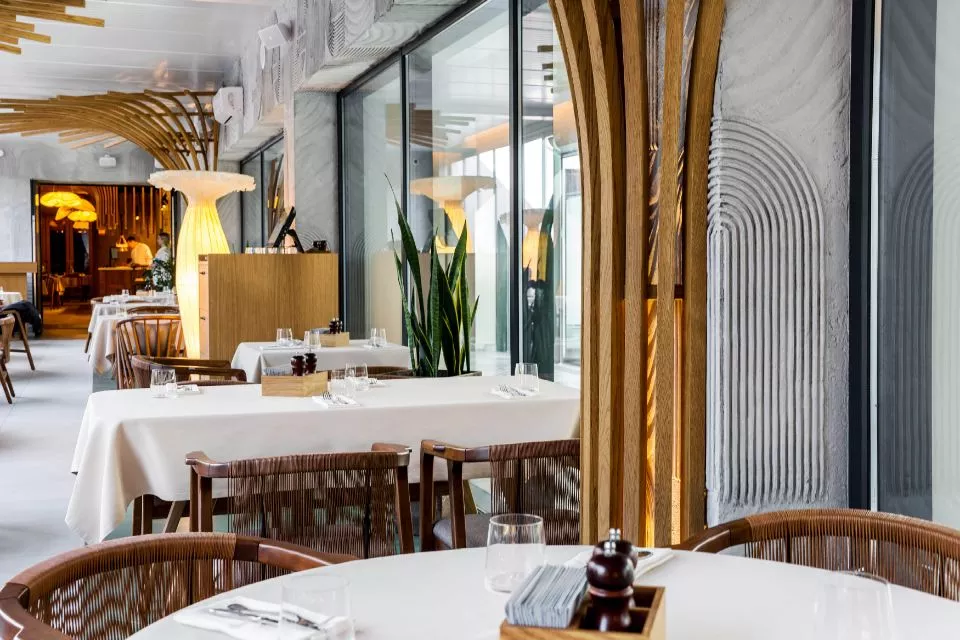 . Курортный отель Моне. Адлер