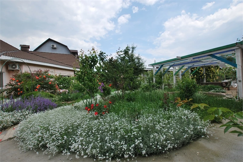 Домик 2 с кухней. Частная усадьба "Дом Роз". Заозерное