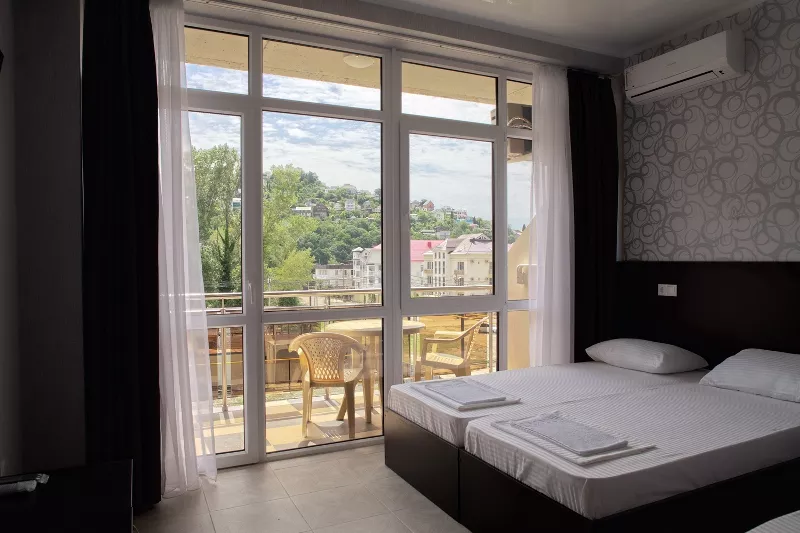 Трехместный номер «Комфорт». Гостевой дом "Кристалл". Лазаревское  Трехместный номер «Комфорт». Гостевой дом "Кристалл". Лазаревское