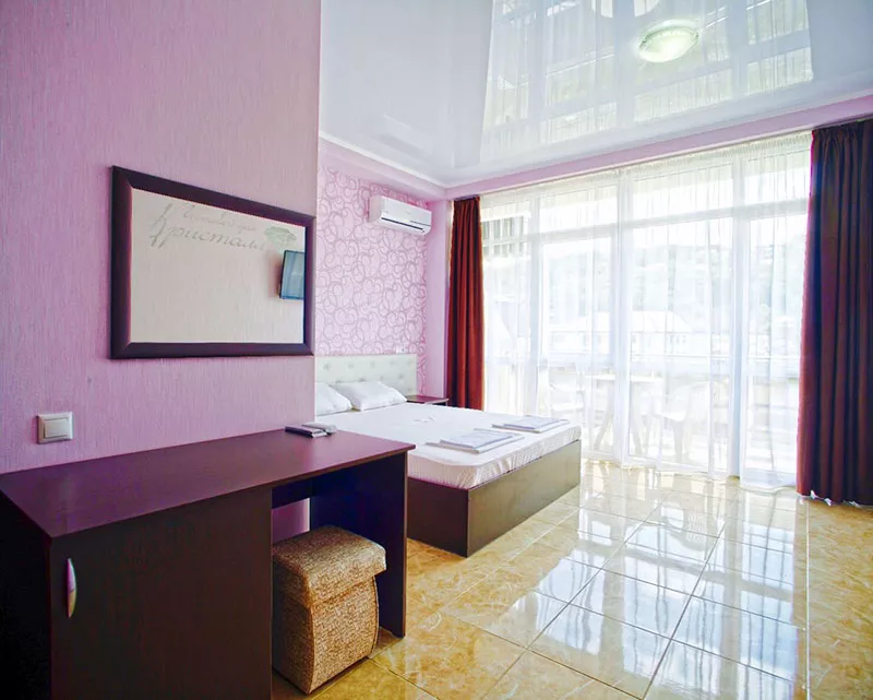 Четырехместный номер «Комфорт». Гостевой дом "Кристалл". Лазаревское Четырехместный номер «Комфорт». Гостевой дом "Кристалл". Лазаревское