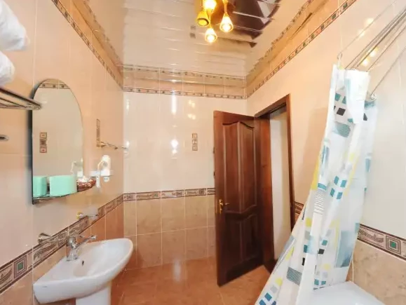 «Люкс» 3-х комнатный (Главный корпус). Гостиница «Кристалл». Домбай-гостиницы