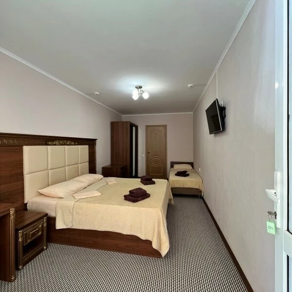 Трёхместный Классический номер. Гостевой дом "Заря". Лазаревское