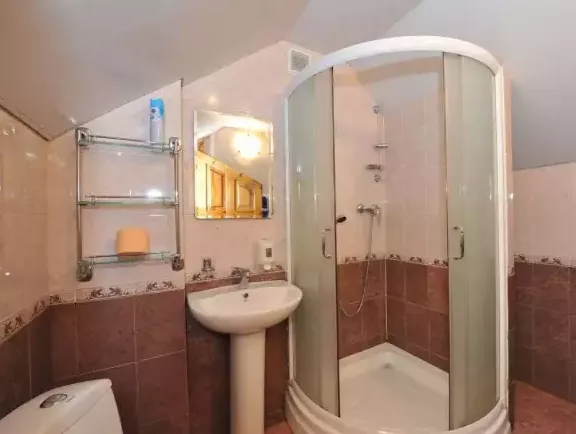 Полулюкс улучшенный в 2-х уровнях. Гостиница «Арючат». Домбай-гостиницы