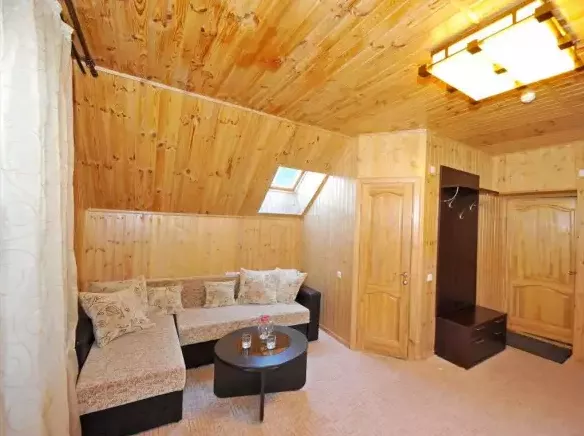 «Студия». Гостиница «Гранд Виктория». Домбай-гостиницы