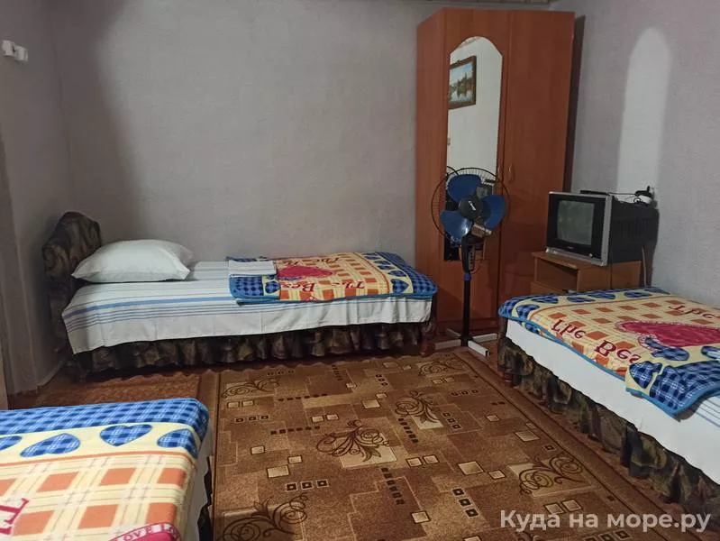 Номер «Эконом» 4-х местный. Гостевой дом Чайка. Архипо-Осиповка