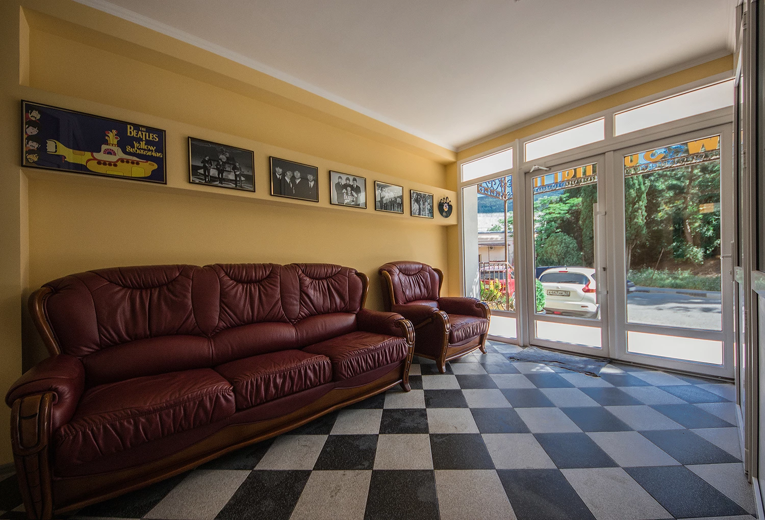 . Гостевой дом "Yellow Submarine". Массандра