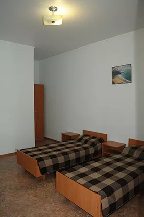 2х-местный Стандартный номер с кондиционером, (ТВ.Х.) корпус. Пансионат "Золотой берег". Береговое