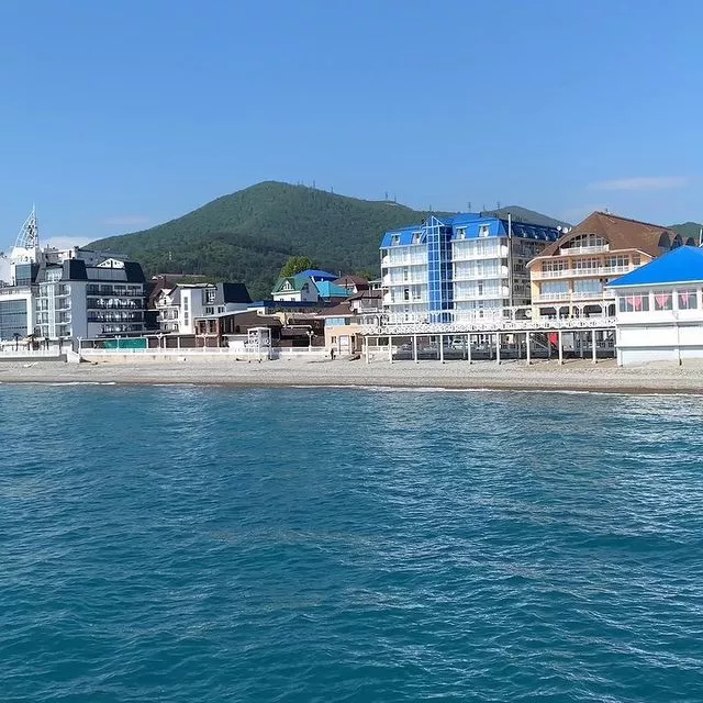 . Отель КАВКАЗ. Гостиницы и отели Лазаревского