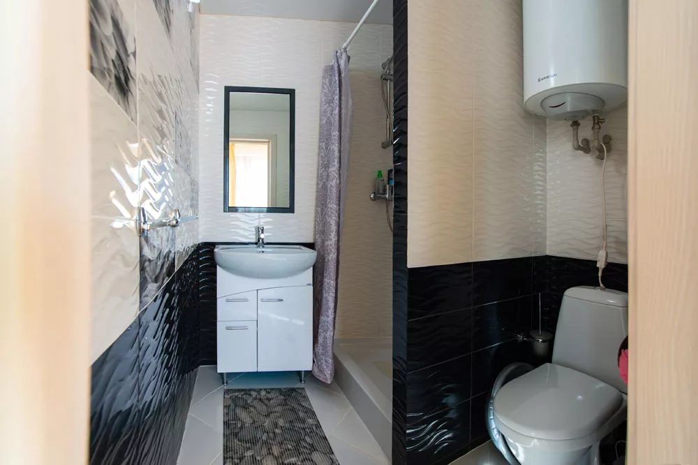 Номер “VIP” с двумя спальными комнатами (проживание и завтрак). Гостевой комплекс «Московский Берег». Витино