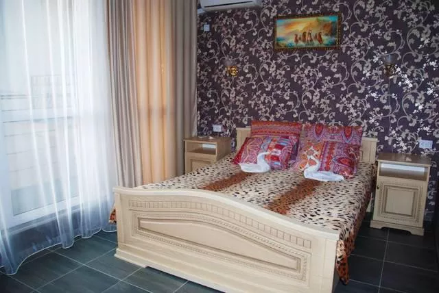 2-х, 3-х, 4-х, местные без балкона. Гостевой дом «УЮТ» - Солоники. Солоники