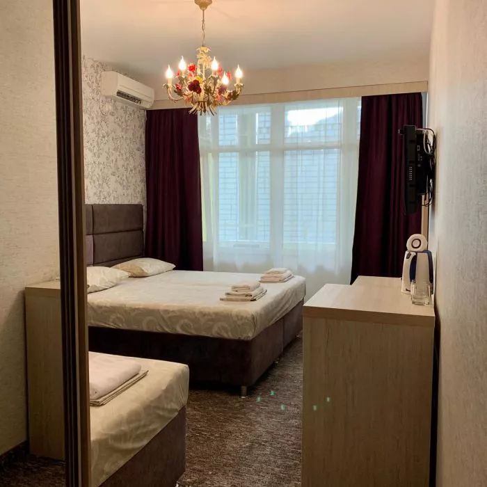 3-Х МЕСТНЫЙ С БАЛКОНОМ. Отель КАВКАЗ. Гостиницы и отели Лазаревского