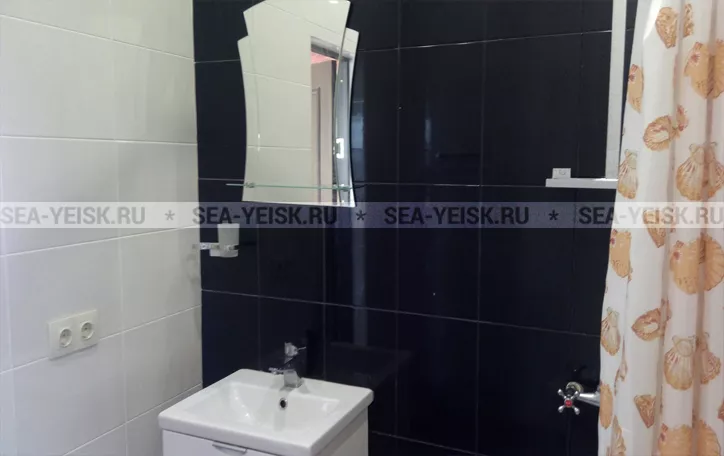 4-х местный комфорт. Частный сектор Жилье с удобствами "У Юлии". Ейск