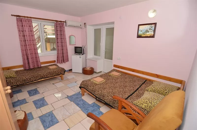 3-местный улучшенный. Гостевой дом «Белый». Саки