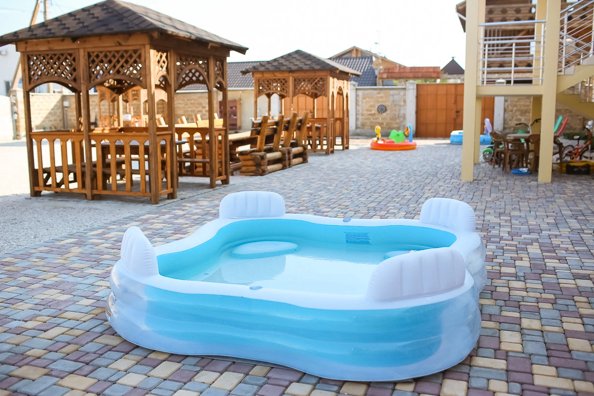 . Гостевой дом "Coral". Саки