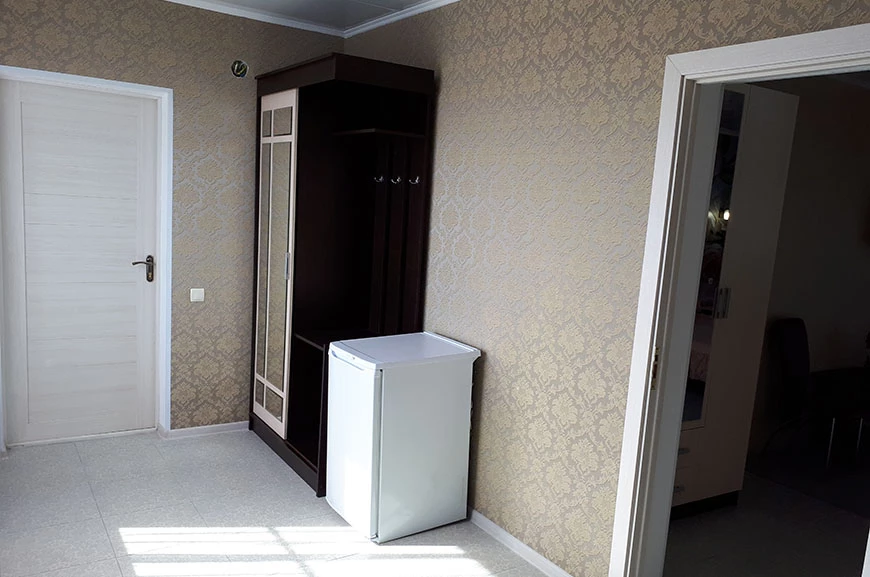 2-комнатная комфортная (мансардная). Гостевой дом «Медовый месяц». Саки