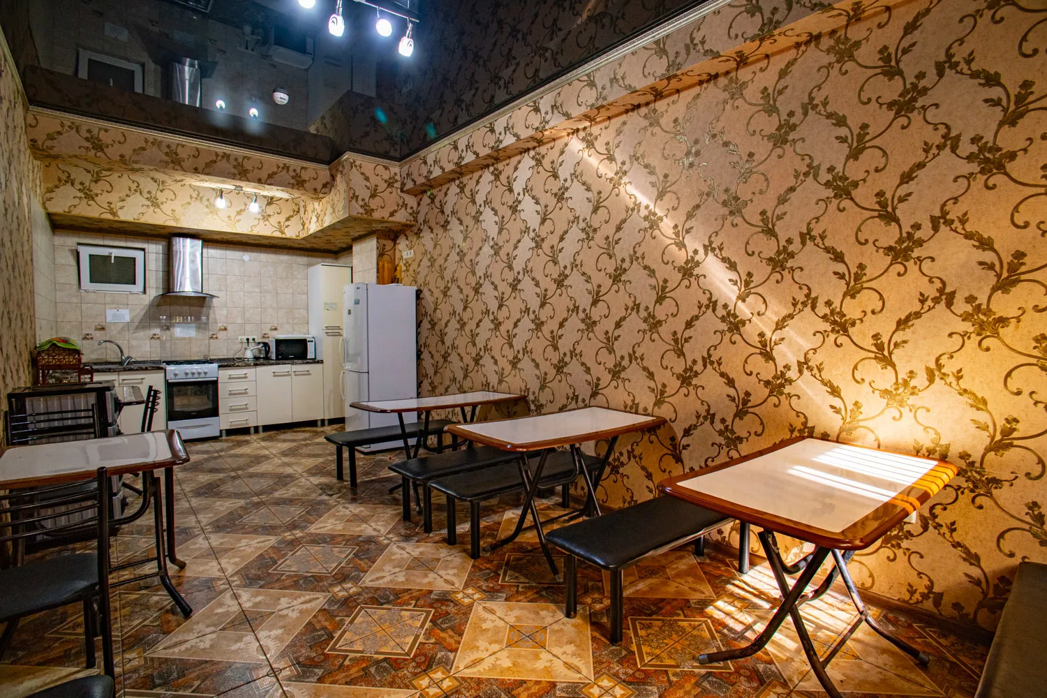 . Отель "Калараш 17а". Лазаревское