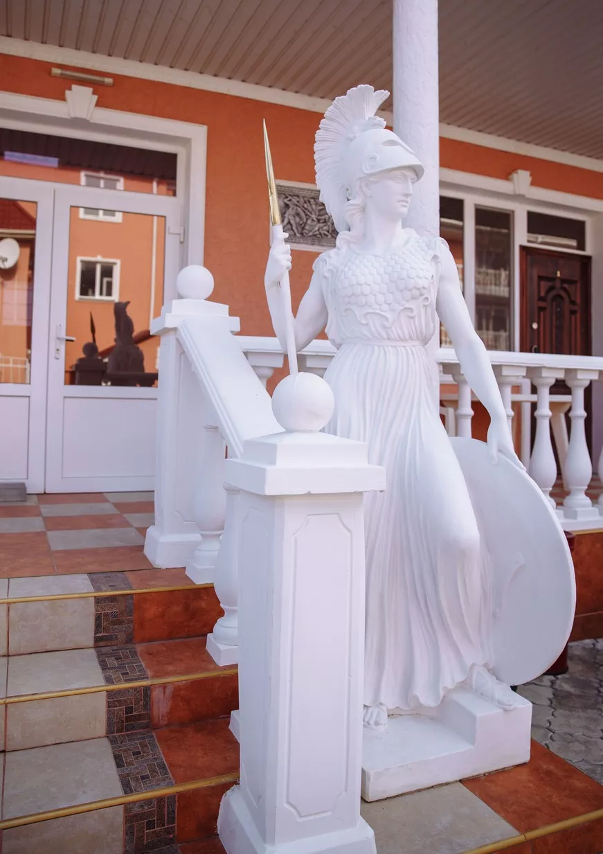 . Гостевой дом «Red House». Заозерное