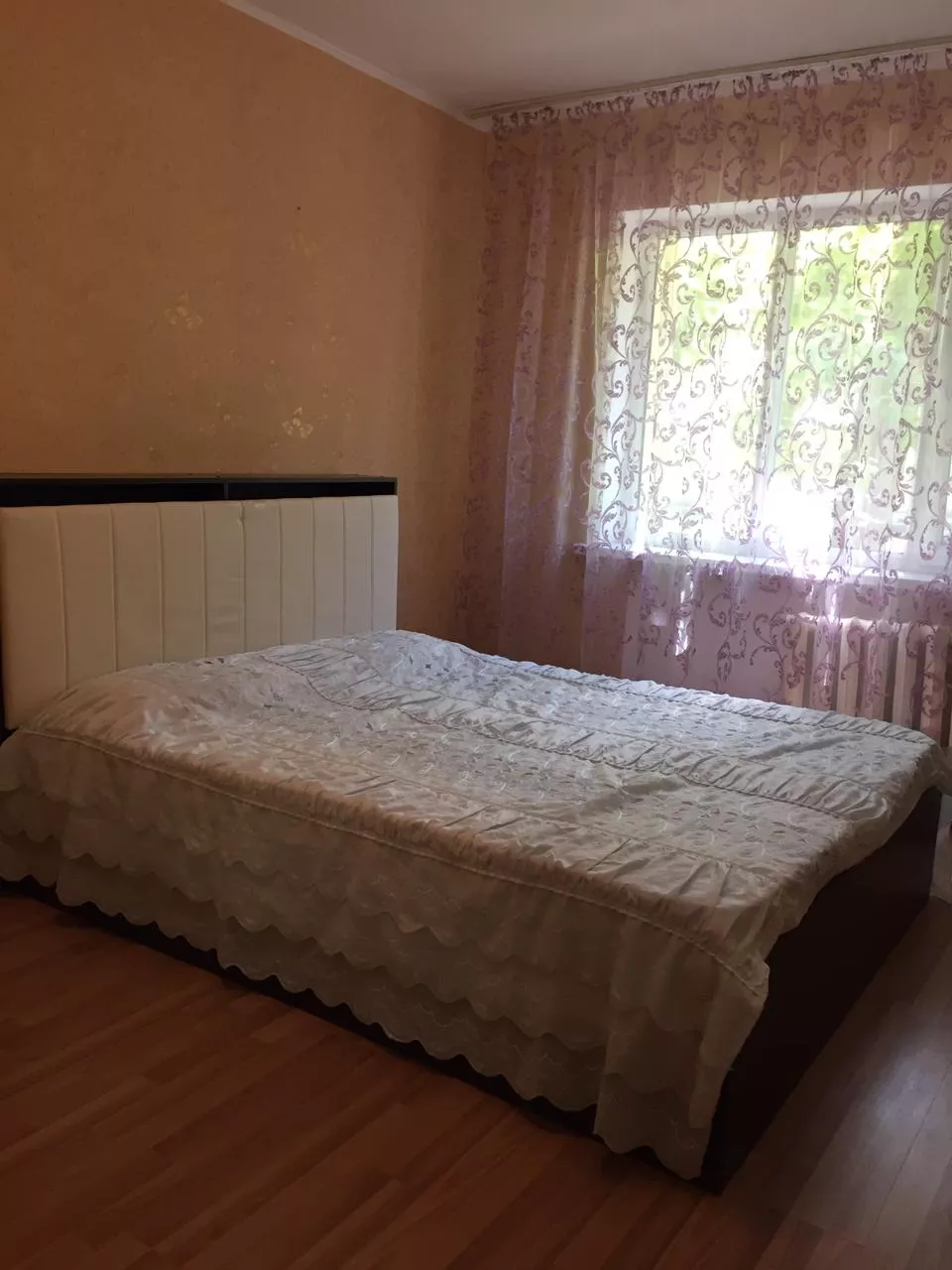 . Квартира в многоквартирном доме 1-комнатная квартира на первом этаже. Ейск