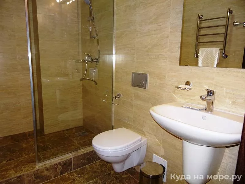 4-местный номер с балконом. Отель "Слон". Лазаревское 4-местный номер с балконом. Отель "Слон". Лазаревское