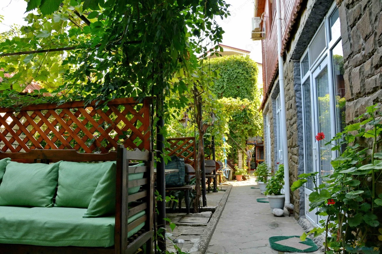 . Гостевой дом "Триера". Судак