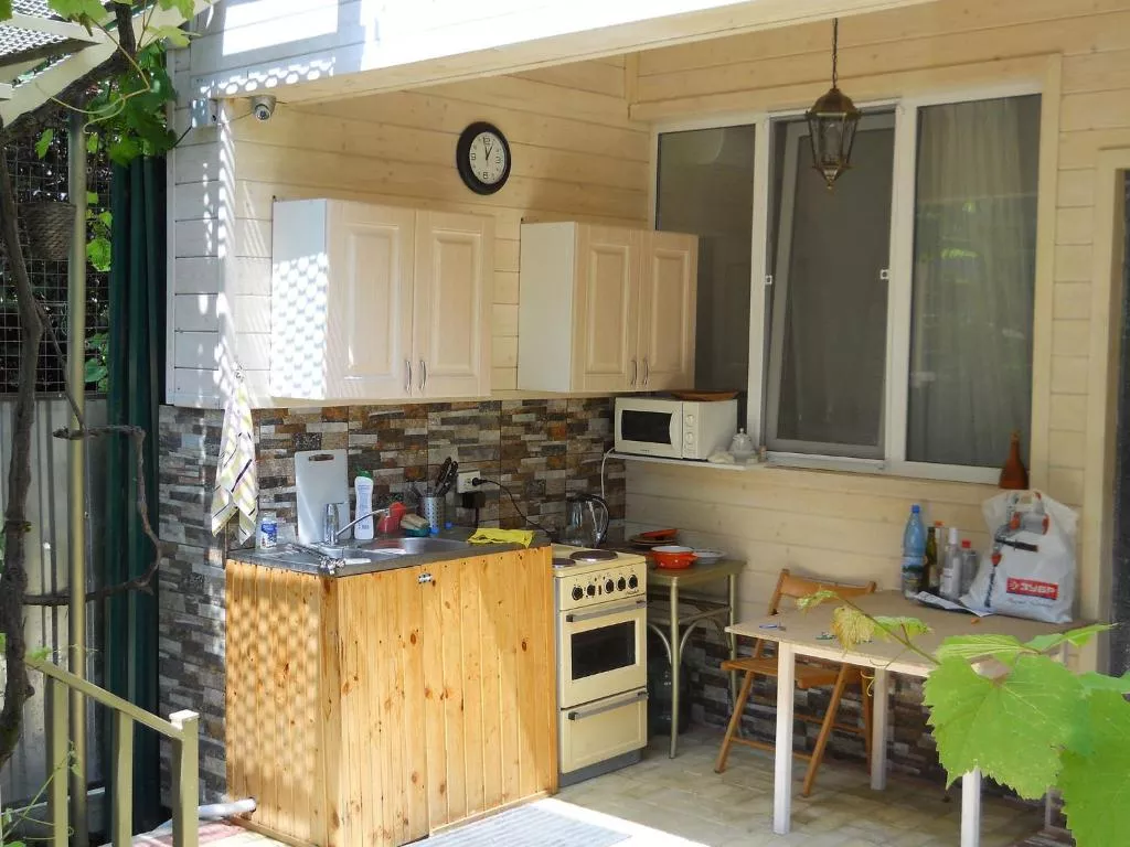 . Гостевой дом Добрый Лев. Сухум