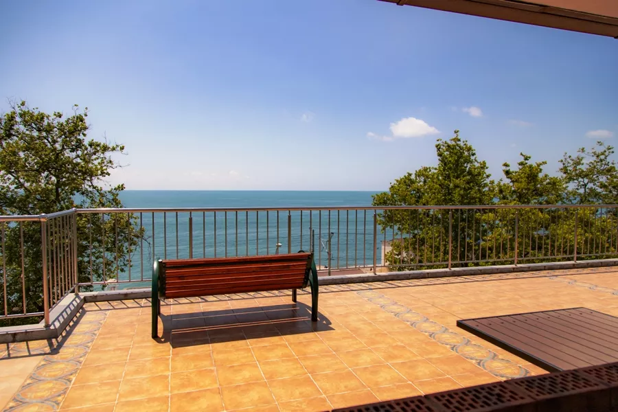 . Гостиница Соната Лоо. Лоо