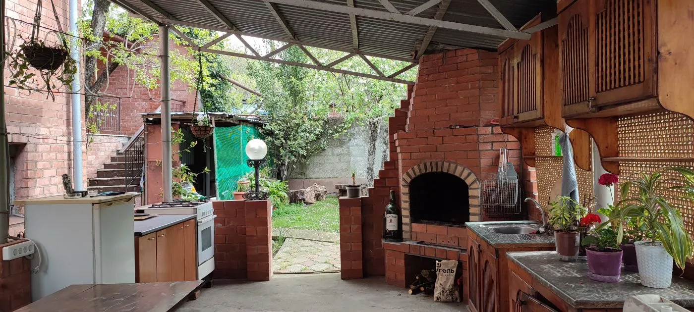 . Гостевой дом Сочи, ул.Юннатов 2а, "Мечта". Совет-Квадже