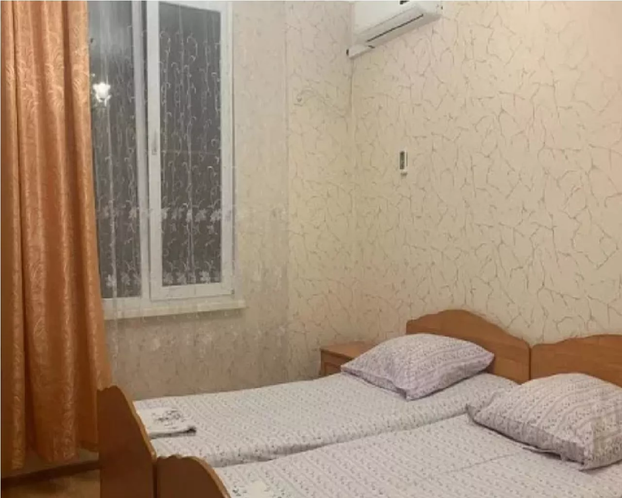 . Частный сектор Две сестры. Сухум