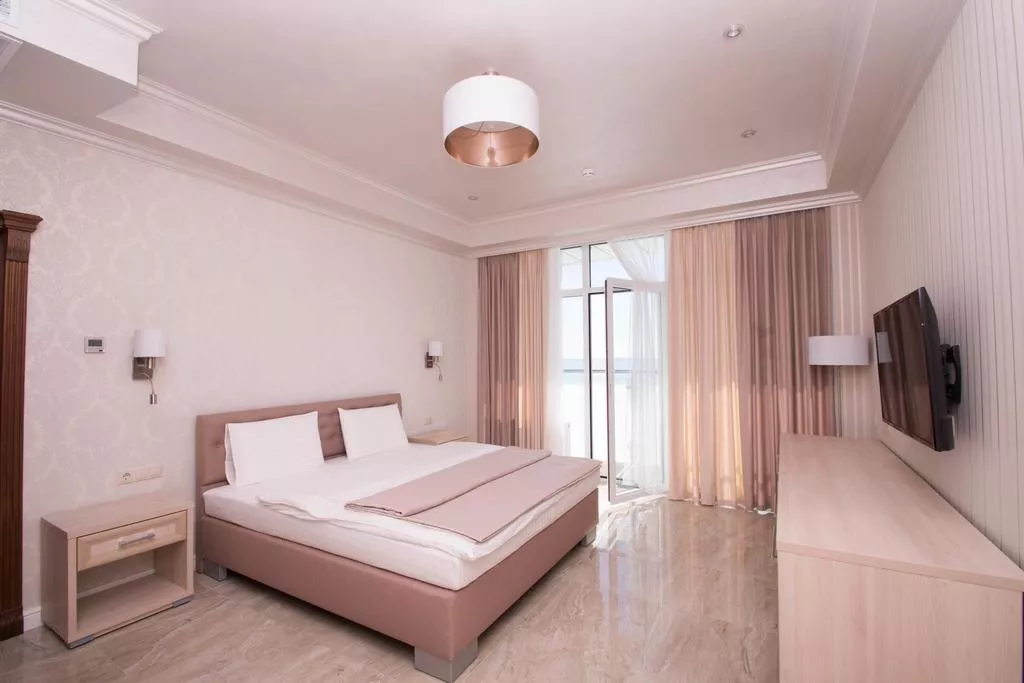 . Отель "Челюскинцев". Гагра