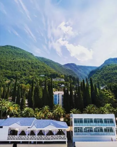 . Отель "Челюскинцев". Гагра