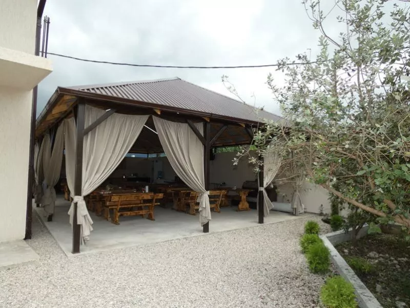 . Гостевой дом "Эдуард" . Пицунда