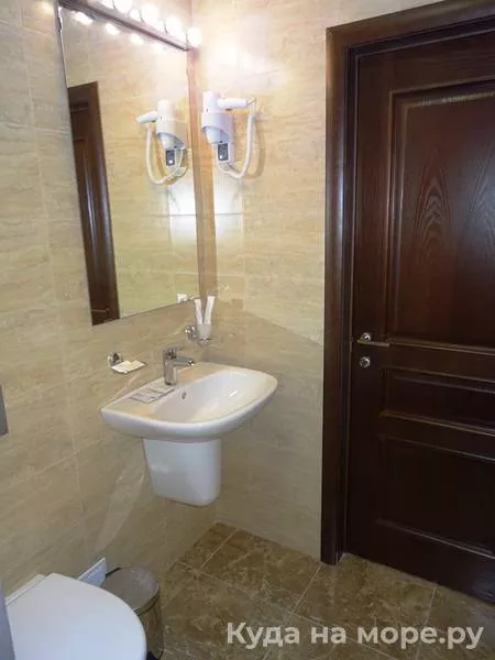 4-местный номер с балконом. Отель "Слон". Лазаревское 4-местный номер с балконом. Отель "Слон". Лазаревское