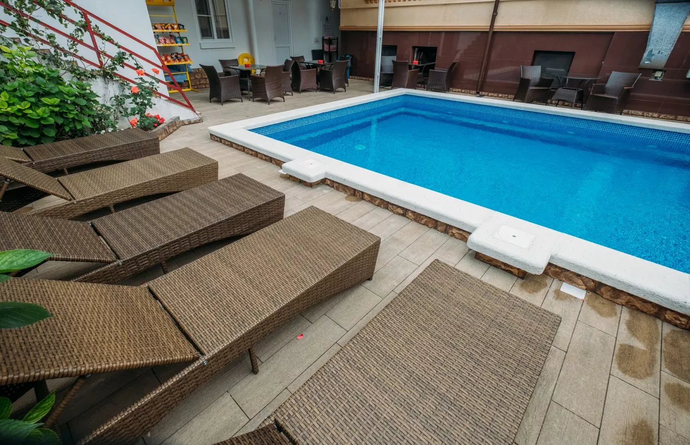 . Отель "Алые Паруса" ★★ . Анапа