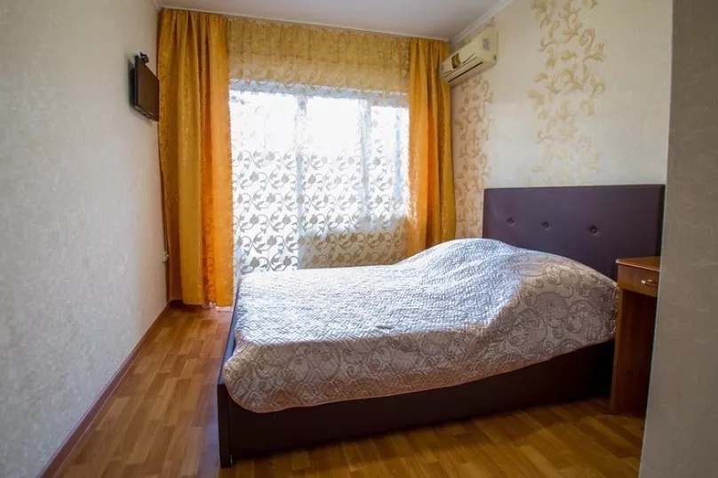 Полулюкс 2х-местный. Гостевой дом "Амур". Адлер