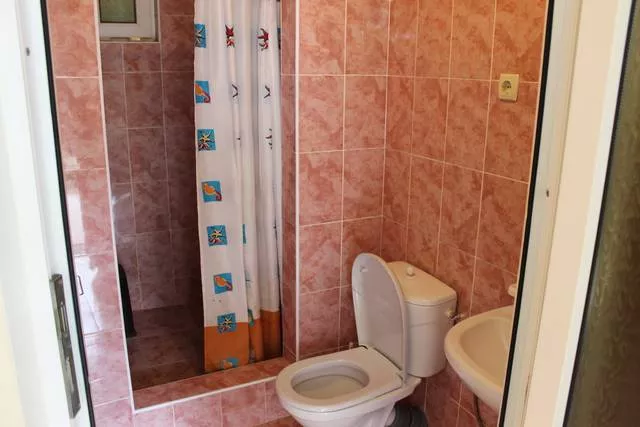 4-Х МЕСТНЫЙ НОМЕР С УДОБСТВАМИ. Гостевой дом "У Александра" . Лазаревское 4-Х МЕСТНЫЙ НОМЕР С УДОБСТВАМИ. Гостевой дом "У Александра" . Лазаревское