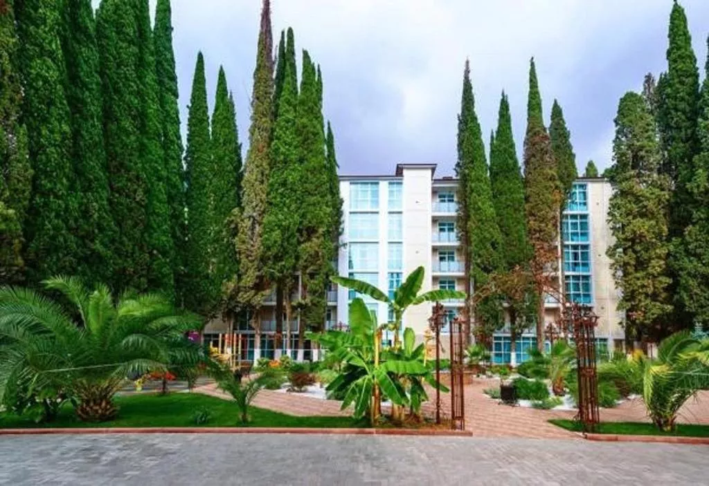 . Отель "Челюскинцев". Гагра