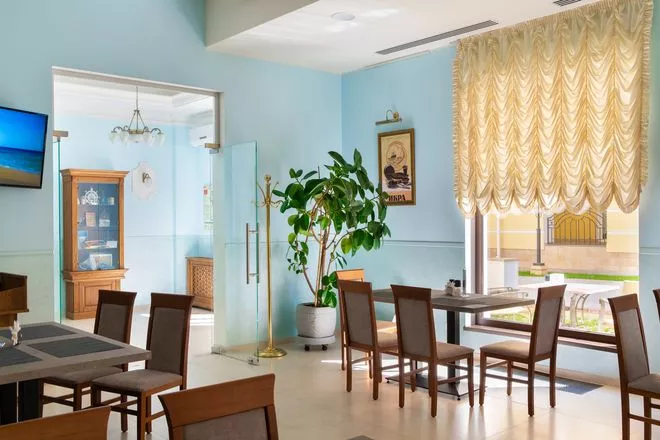 . Отель  «ГРЕЙ ИНН». Феодосия