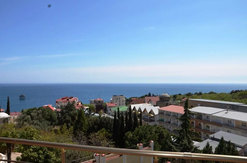 Делюкс с балконом и видом на море. Мини-отель «Виноград». Кацивели