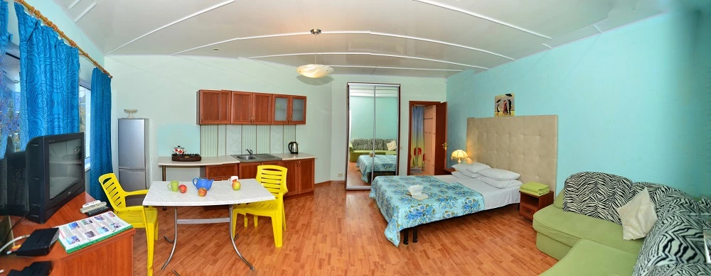 Домик 2 с кухней. Частная усадьба "Дом Роз". Заозерное