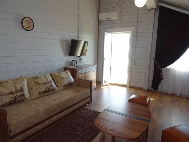 Полулюкс с балконом ( с видом на море). Гостевой дом "Золотые пески". Гудаута