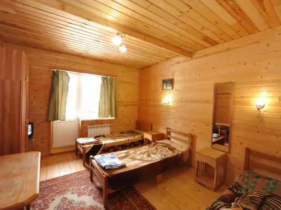 3-х местный «Стандарт». Гостиничный комплекс «Таулу». Домбай-гостиницы