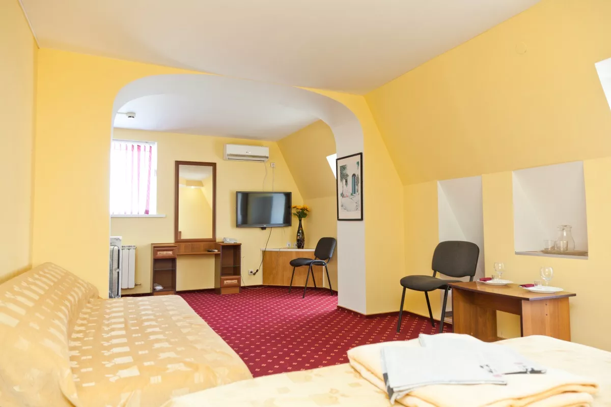 . Отель Водноспортивный клуб-отель "Торнадо". Ейск