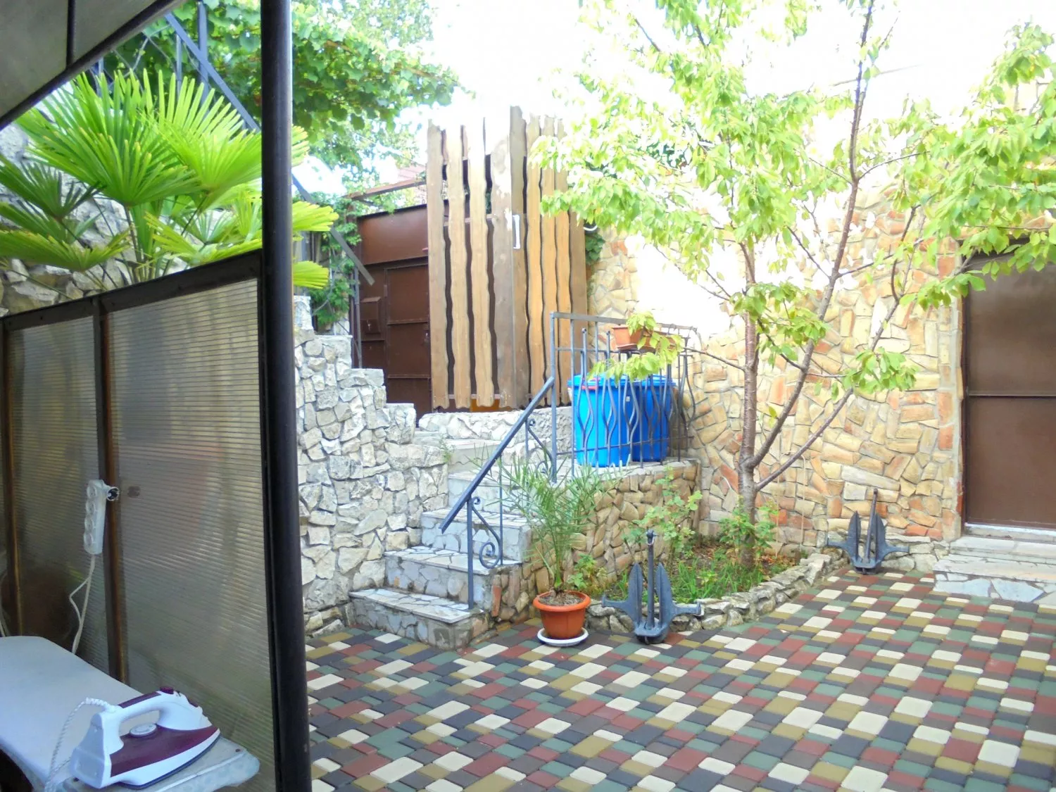 . Дом под ключ  Двухкомнатный домик с беседкой на 3-5 человек.. Феодосия