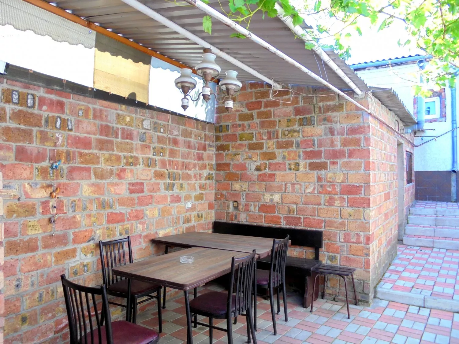 . Дом под ключ  Отдельный трехкомнатный дом со своим закрытым двором и гаражом без хозяев.. Феодосия