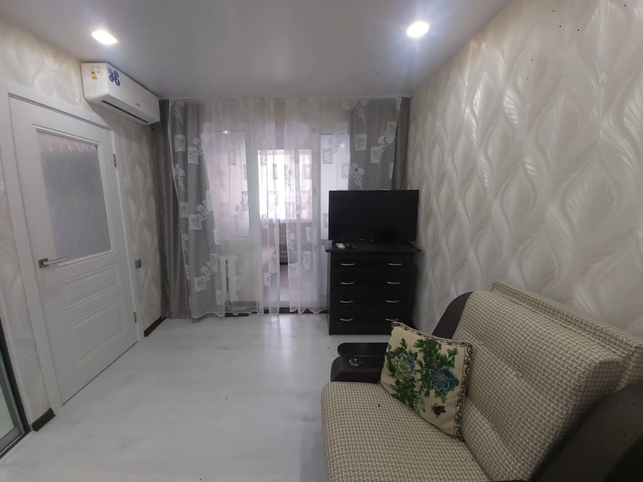 . У Екатерины. Адлер