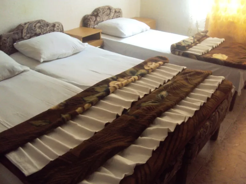 3-х местный с балконом и удобствами в номере. Гостевой дом Светлана на Алычевом. Лоо