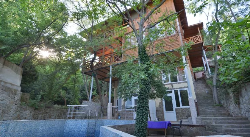 Отель "Кучук-Ламбат"