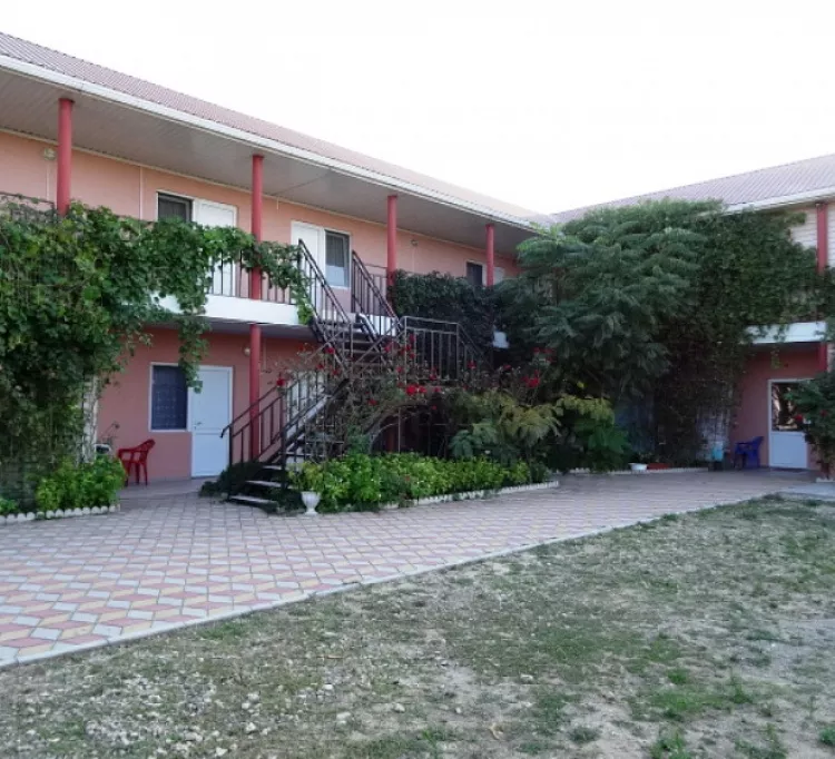 . Гостевой дом Любовь. Голубицкая